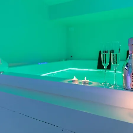 Luxury Rubin With Jacuzzi Pool Gym & Near Venice And Padua *