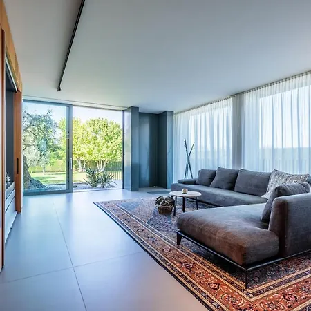 Villa Luxury Rubin With Jacuzzi Pool Gym & Near Venice And Padua
