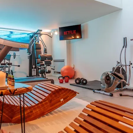 Villa Luxury Rubin With Jacuzzi Pool Gym & Near Venice And Padua *