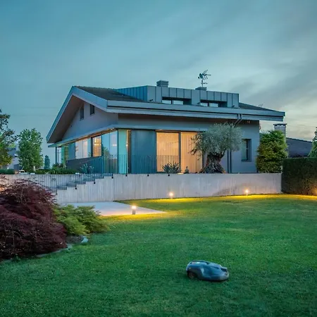 Villa Luxury Rubin With Jacuzzi Pool Gym & Near Venice And Padua