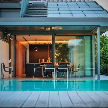 Villa Luxury Rubin With Jacuzzi Pool Gym & Near Venice And Padua *
