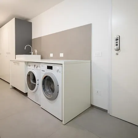 Luxury Rubin With Jacuzzi Pool Gym & Near Venice And Padua *