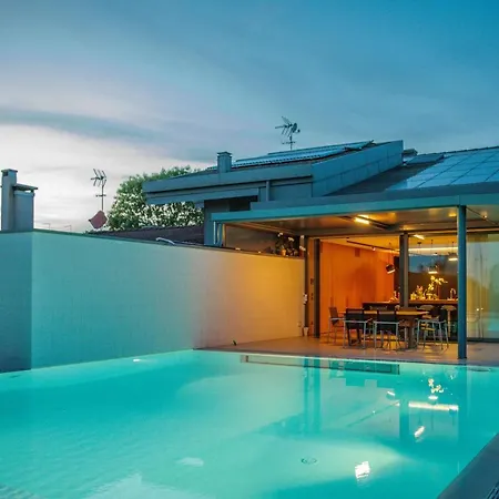 Villa Luxury Rubin With Jacuzzi Pool Gym & Near Venice And Padua Arzergrande